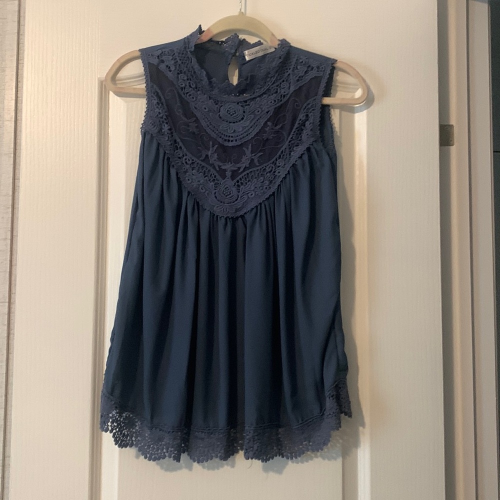 Tickle Teal, small top ( fits like an extra small)